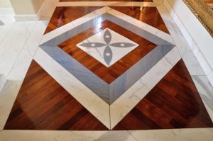 particolare di pavimentazione a motivo geometrico